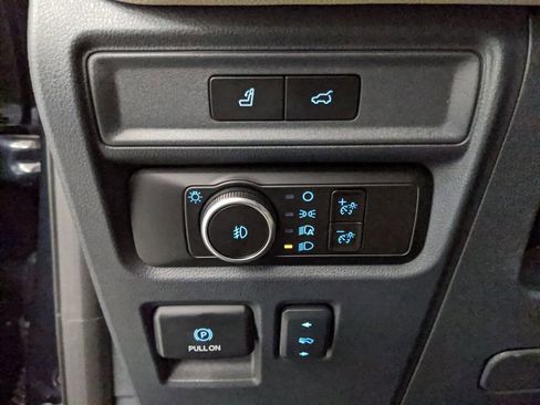 Used 2024 Ford Expedition Limited image 21