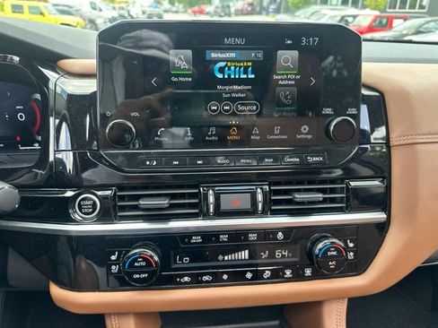 Used 2024 Nissan Pathfinder Platinum FWD image 27