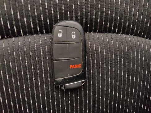 Used 2019 Dodge Journey SE w/ Blacktop Package image 32