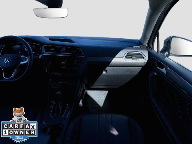 Used 2023 Volkswagen Tiguan SE w/ Panoramic Sunroof Package FWD image 19