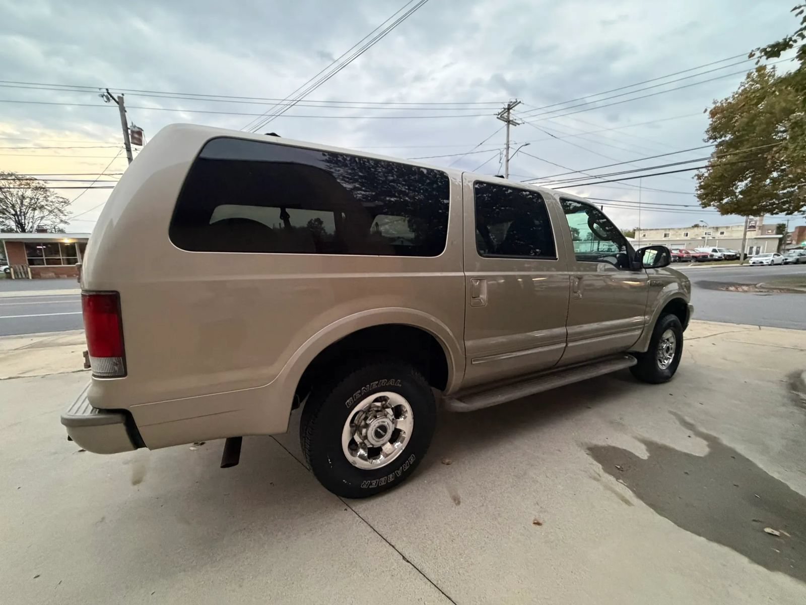 Used 2004 Ford Excursion Limited AWD/4WD image 6