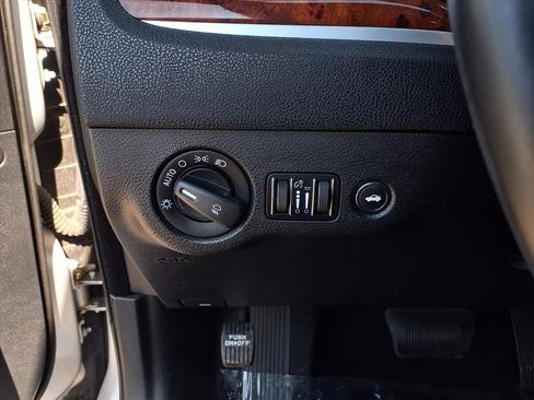 Used 2012 Chrysler 300 Limited image 14