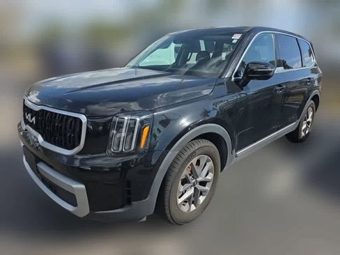 Used 2023 Kia Telluride LX image 2
