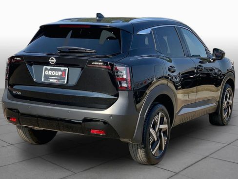 Used 2025 Nissan Kicks SV w/ SV Premium Package FWD image 13
