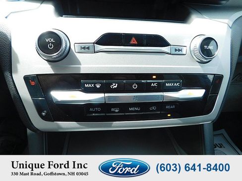 Used 2023 Ford Explorer XLT w/ Equipment Group 202A AWD/4WD image 22