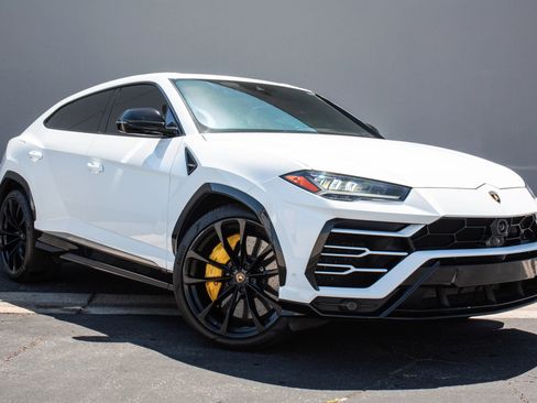 Used 2020 Lamborghini Urus image 5