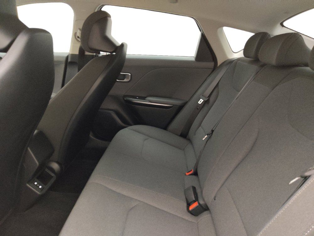 Used 2025 Kia K4 FWD image 18