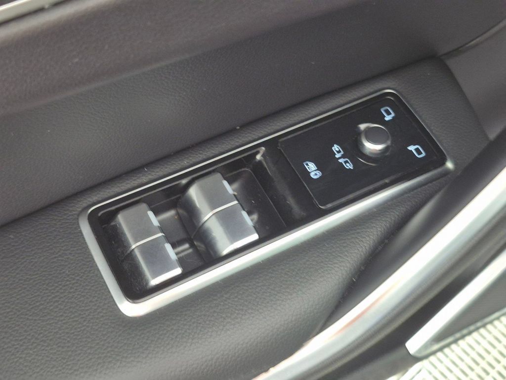Used 2023 Jaguar F-PACE S AWD/4WD image 12