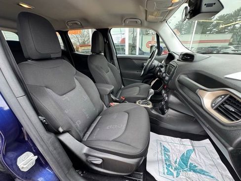 Used 2017 Jeep Renegade Latitude w/ Cold Weather Group AWD/4WD image 12
