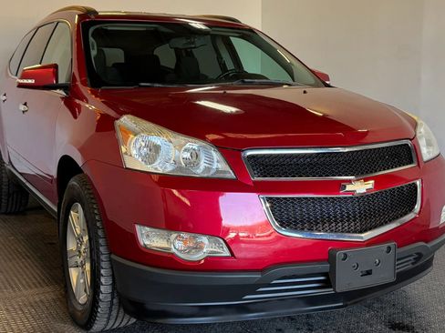 Used 2012 Chevrolet Traverse LT image 3
