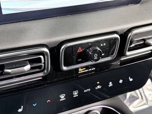 Certified 2026 Nissan Sentra SV w/ SV Convenience Package FWD image 20