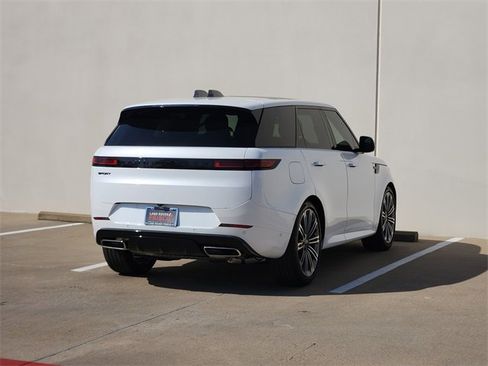 New 2026 Land Rover Range Rover Sport Dynamic SE image 4