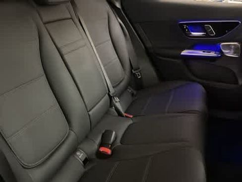 Used 2026 Mercedes-Benz GLC 300 4MATIC image 33