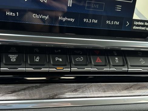 Used 2025 Chevrolet Silverado 2500 LTZ w/ LTZ Convenience Package image 22