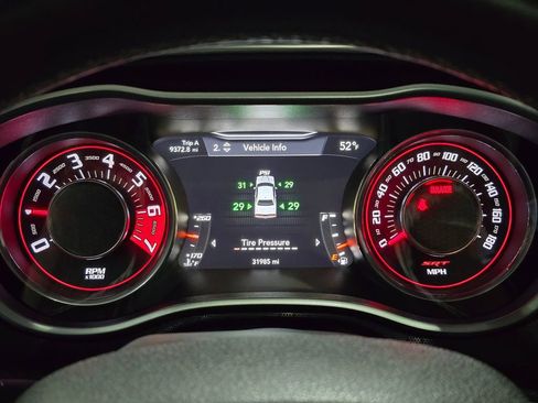 Used 2016 Dodge Challenger SRT w/ Technology Group image 11