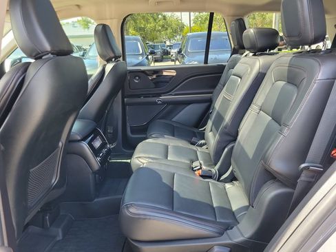 Certified 2022 Lincoln Aviator Reserve w/ Equipment Group 201A RWD image 8