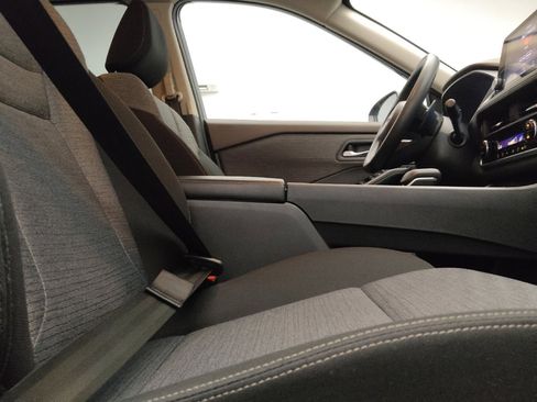 Used 2023 Nissan Rogue SV FWD image 21