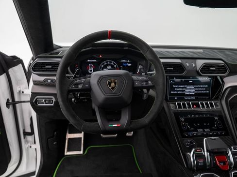 Used 2024 Lamborghini Urus Performante image 37
