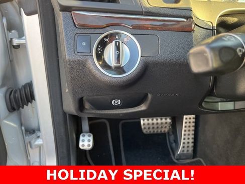 Used 2011 Mercedes-Benz E 550 Cabriolet image 22