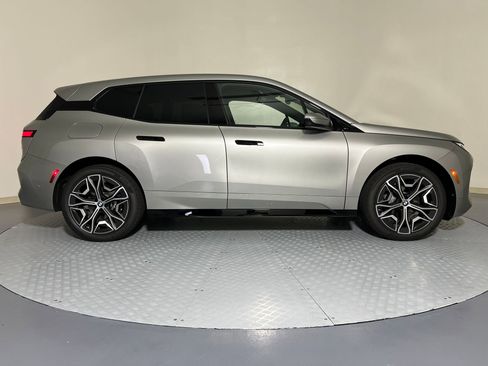 Used 2026 BMW iX xDrive45 image 8