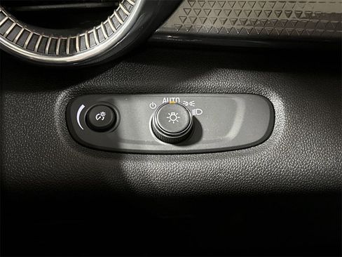 Certified 2026 Chevrolet Trax ACTIV w/ Sunroof Package image 18