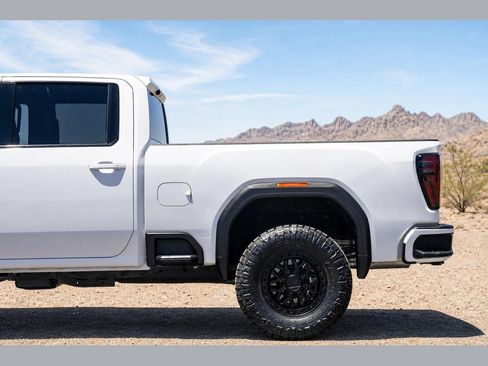 Used 2025 GMC Sierra 2500 AT4 AWD/4WD image 10