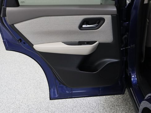 Used 2023 Nissan Rogue SV FWD image 26