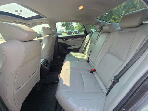 Used 2019 Honda Accord Touring image 16