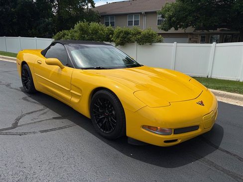 Used 2004 Chevrolet Corvette Convertible w/ Preferred Equipment Group RWD image 5