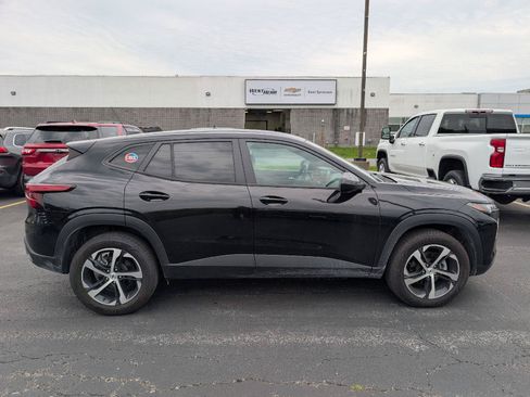 Used 2024 Chevrolet Trax RS w/ Driver Confidence Package FWD image 9