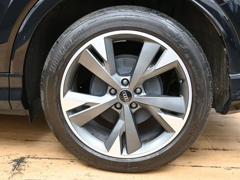 Used 2024 Audi Q4 e-tron Premium Plus w/ Premium Plus image 11