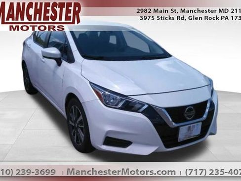 Used 2022 Nissan Versa SV FWD image 1
