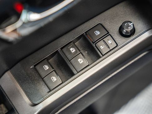 Used 2019 Toyota Tacoma TRD Sport image 38