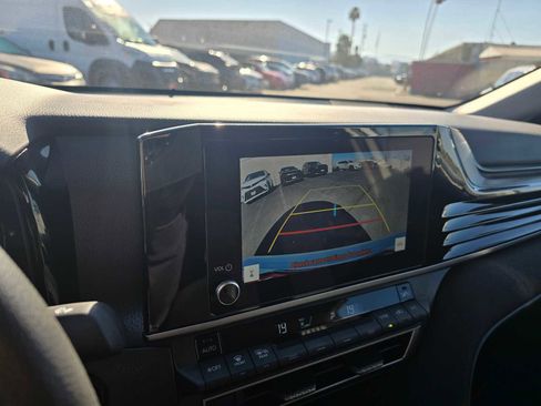 Used 2025 Toyota Camry LE image 27