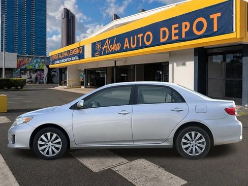 Used 2012 Toyota Corolla LE FWD image 2