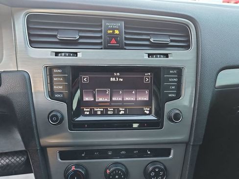 Used 2015 Volkswagen Golf SE w/ Golf Sport Package image 15