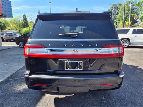 Used 2019 Lincoln Navigator Reserve image 8