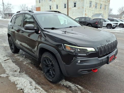 Used 2020 Jeep Cherokee Trailhawk w/ Cold Weather Group image 4