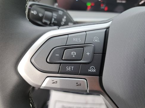 New 2026 Volkswagen Tiguan SE image 17