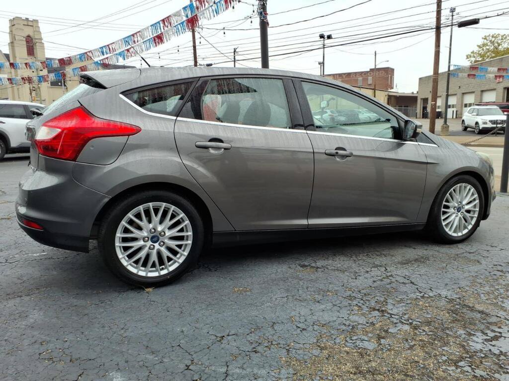 Used 2013 Ford Focus Titanium w/ Titanium Handling Pkg FWD image 4