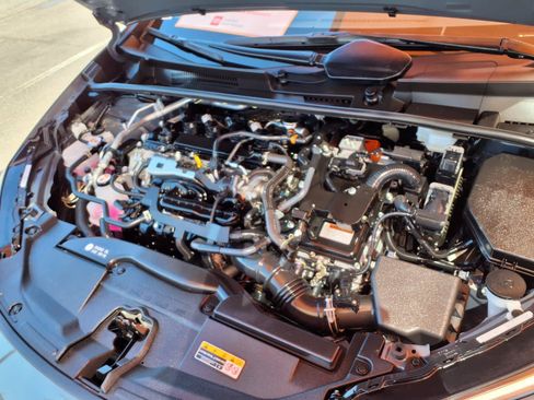 Certified 2025 Toyota Prius XLE FWD image 8