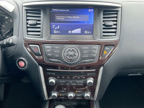 Used 2014 Nissan Pathfinder SL image 27