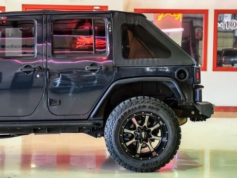 Used 2017 Jeep Wrangler Unlimited Sport image 14