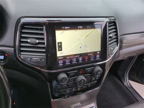 Used 2021 Jeep Grand Cherokee Laredo X image 28