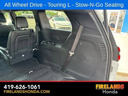 Used 2023 Chrysler Pacifica Touring-L w/ S Appearance Package AWD/4WD image 38