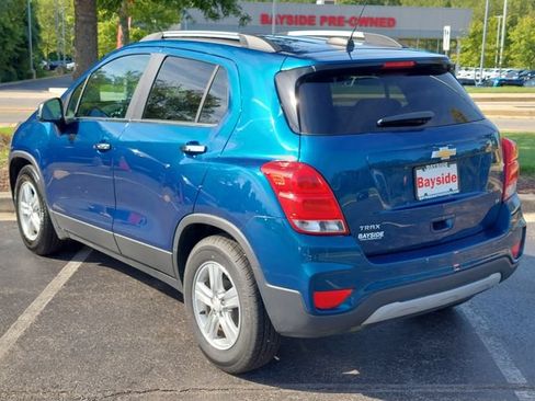 Used 2020 Chevrolet Trax LT w/ LT Convenience Package FWD image 7
