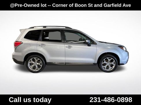 Used 2017 Subaru Forester 2.5i Touring AWD/4WD image 6