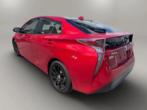Used 2017 Toyota Prius Two w/ Prius Two Safety Plus Package FWD image 9