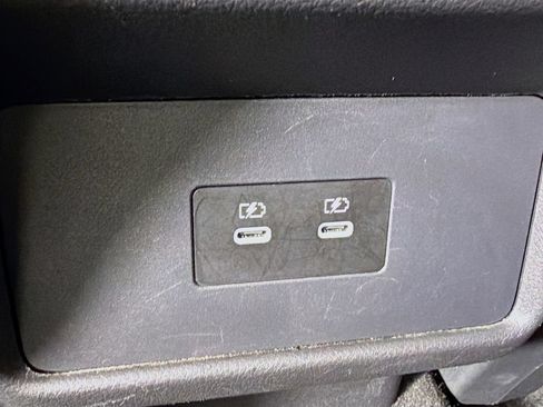 Used 2024 Nissan Rogue SL FWD image 30