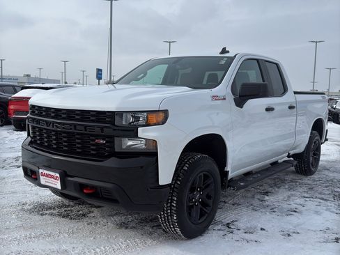 Used 2019 Chevrolet Silverado 1500 Custom Trail Boss w/ Custom Convenience Package image 2